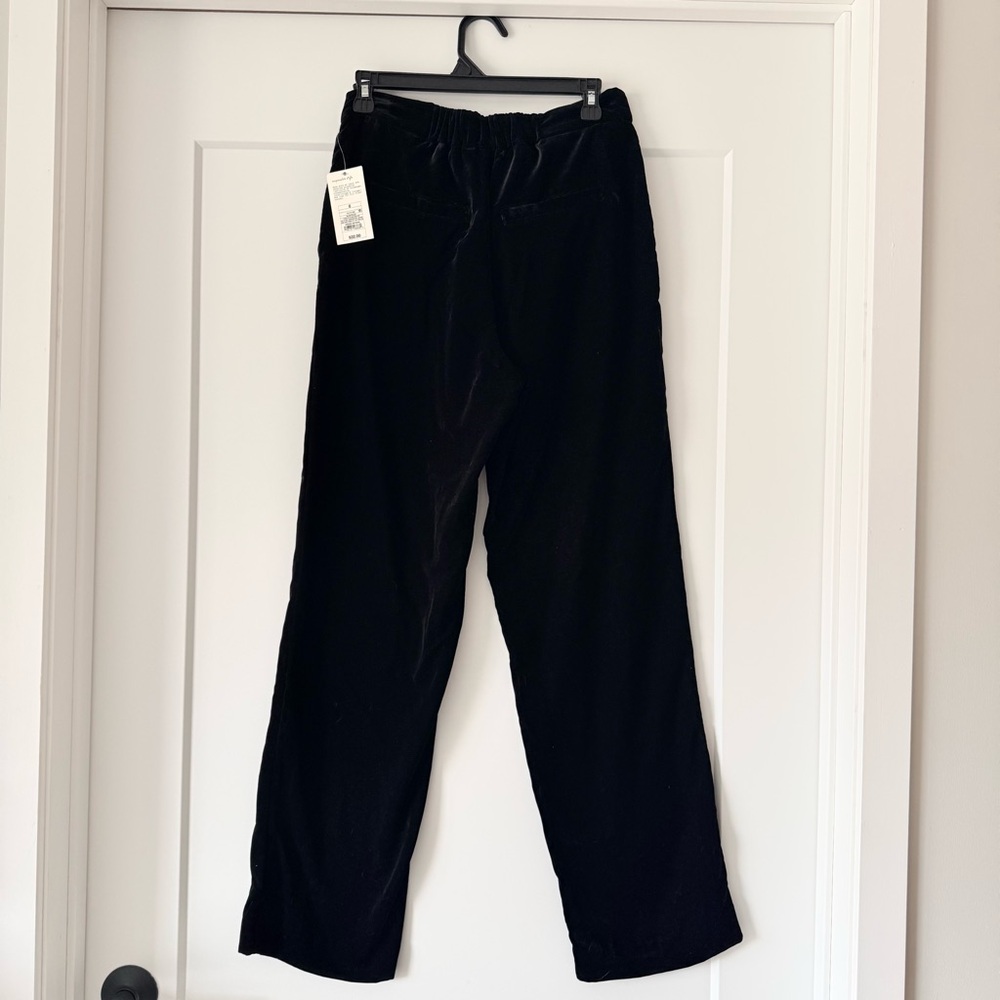 NWT- A New Day Woman’s High Rise Black Velvet Straight Leg Trouser Sz 6 - Picture 3 of 12